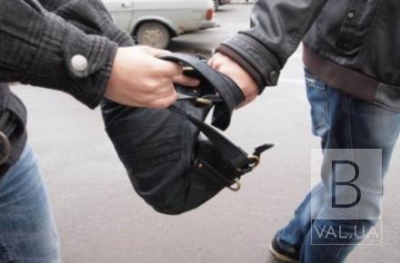 Полиция Чернигова раскрыла дерзкий грабеж в центре города