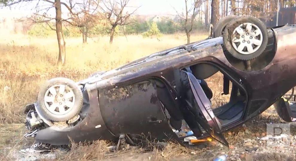 Біля Рівнопілля перекинулась «БМВ»: постраждали двоє людей