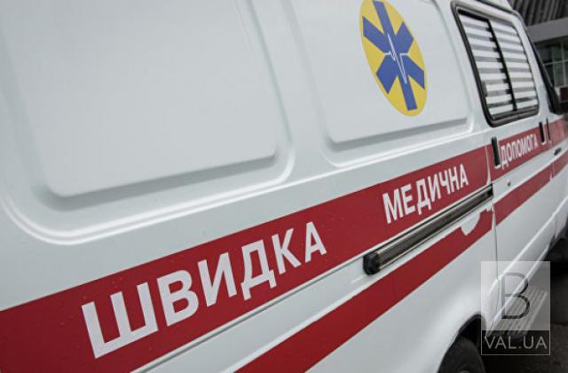 На Чернігівщині мотоцикліст влетів у паркан. Його госпіталізували до лікарні