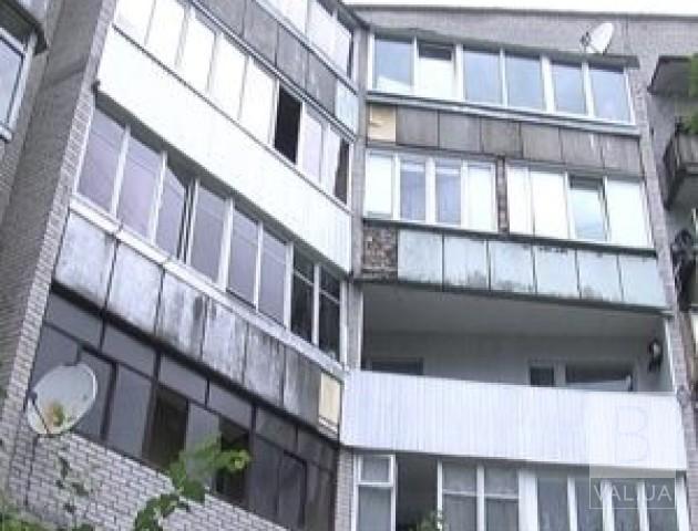 В Чернигове 72-летний пенсионер стал «заложником» собственного балкона