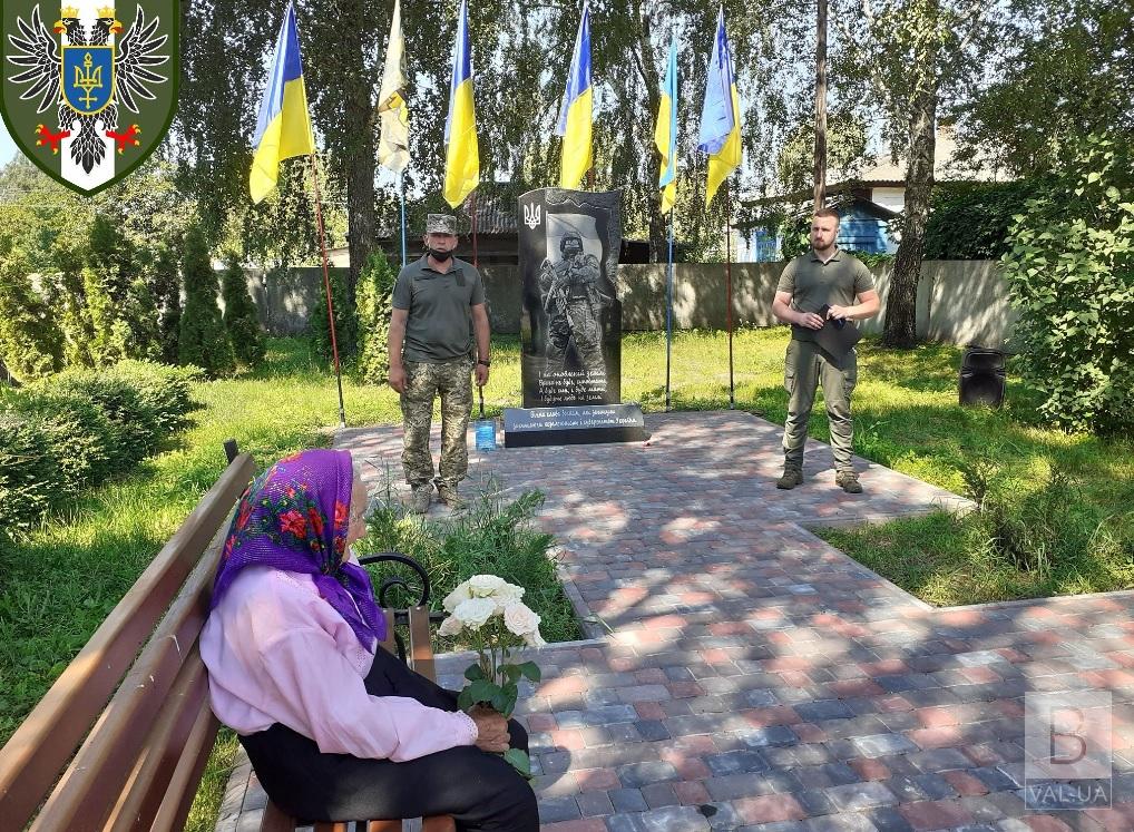 В Талалаевке открыли памятник воинам-землякам, которые погибли на Востоке. ФОТО 