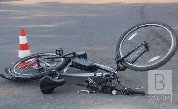 У Бобровиці п’яний велосипедист потрапив під колеса авто
