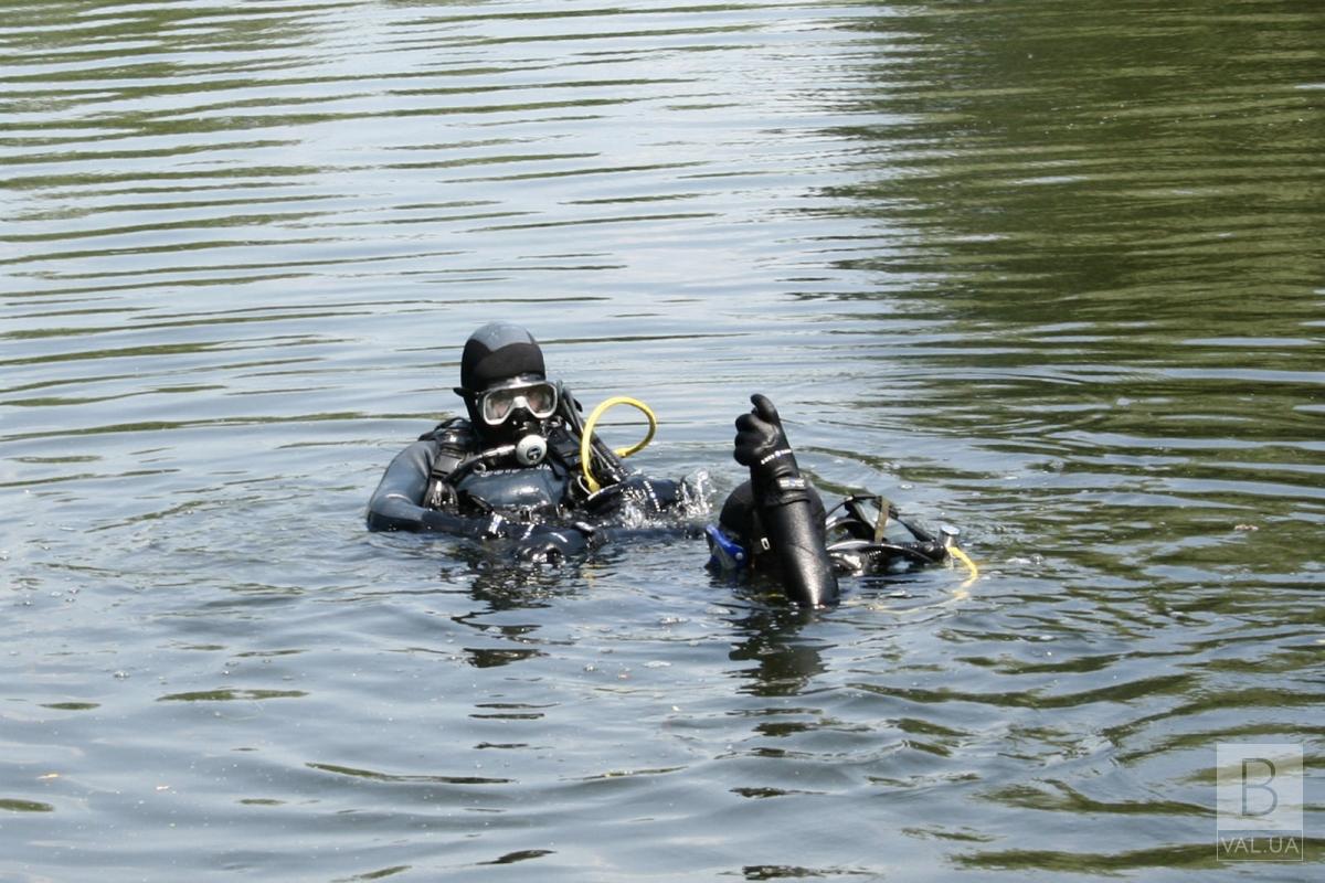 На Чернігівщині тривають пошуки 24-річного хлопця, який зник на озері