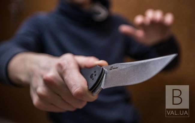 Корюківчанина за напад із ножем на поліцейських засудили на 9 років позбавлення волі