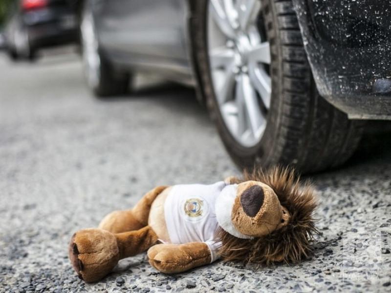 На Корюковщине 6-летняя девочка попала под колеса внедорожника