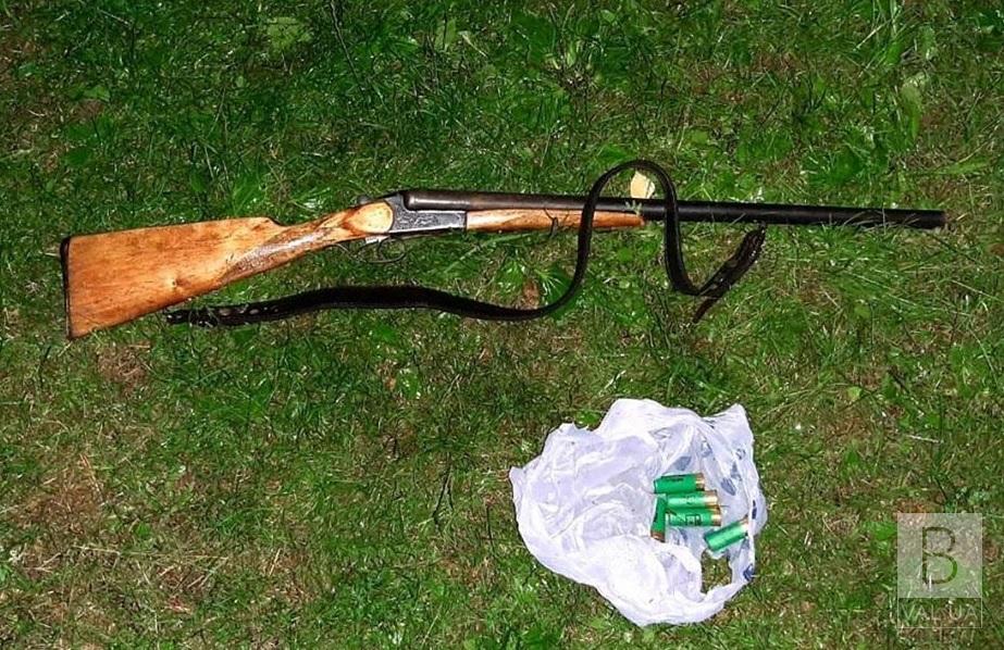 На Чернігівщині 23-річний хлопець застрелив двох кошенят на очах у дітей