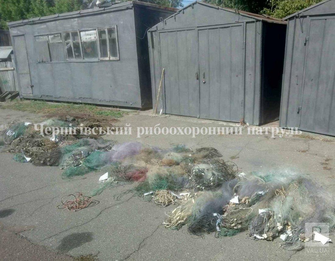 Черниговский рыбоохранный патруль уничтожил свыше 4 км сетей, которые были изъяты у браконьеров