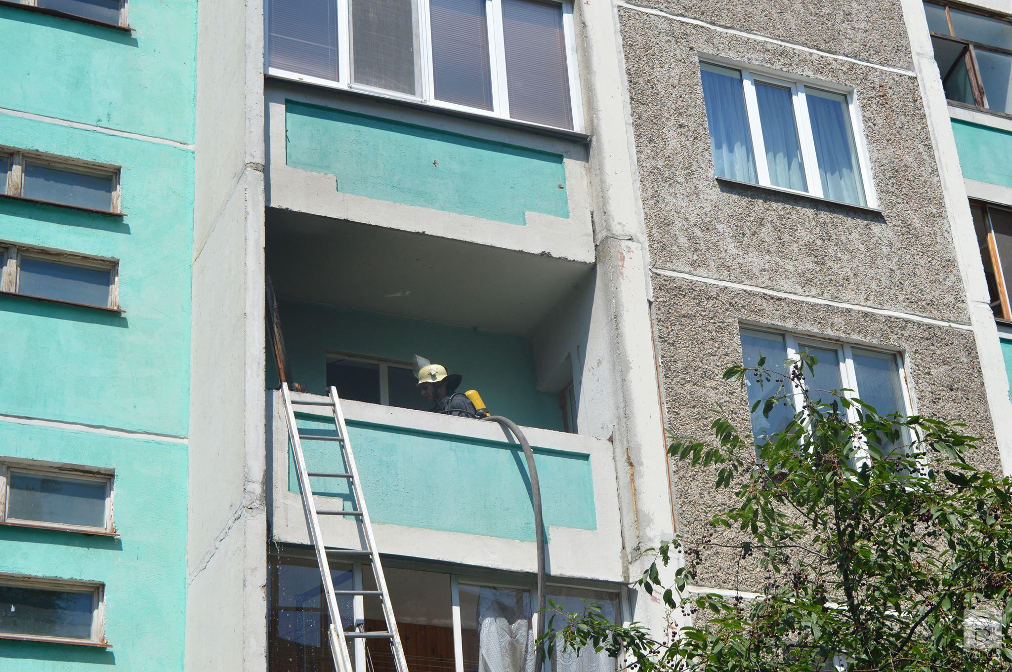 На Софии Русовой горел балкон девятиэтажки. ФОТОфакт
