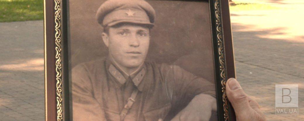 Чернігівець майже рік намагається перепоховати останки батька, який загинув під час Другої світової
