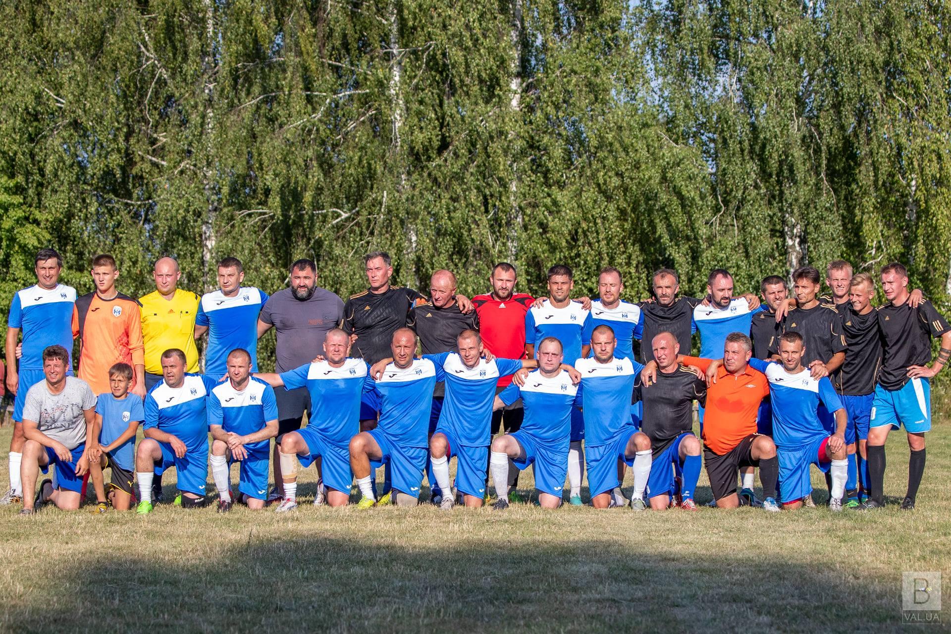 Результат не головне: «Десна» в Ічні продовжила серію товариських матчів з ветеранами футболу. ФОТО