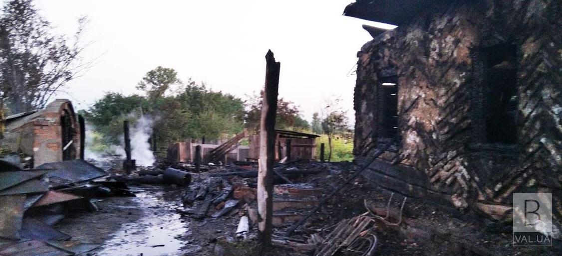Згорів будинок багатодітної родини: подробиці смертельної пожежі на Чернігівщині