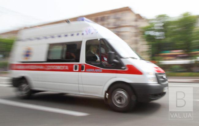 На Чернігівщині автівка врізалась в електроопору: один загиблий, один травмований