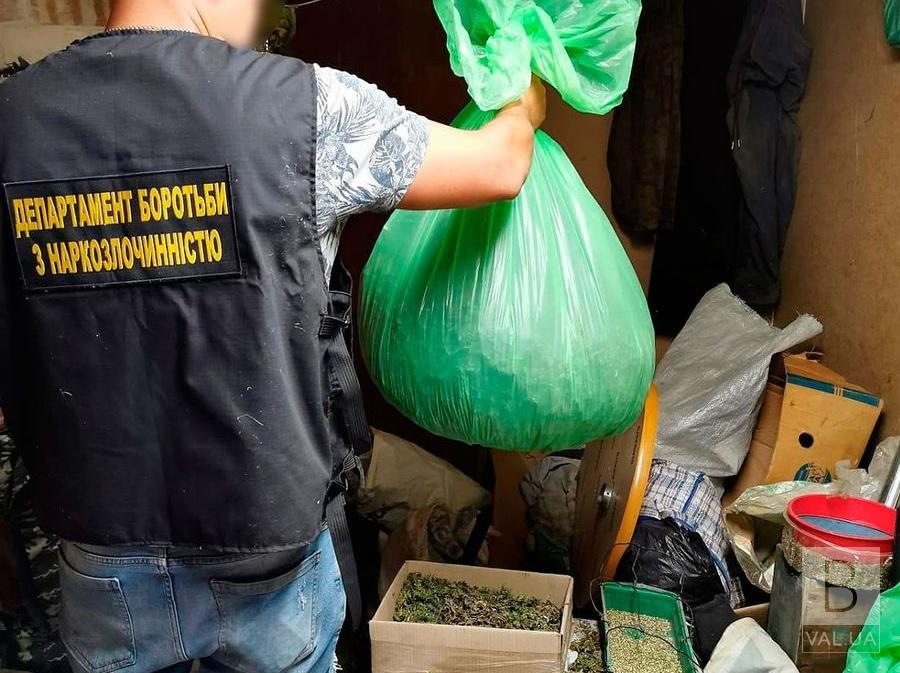 У жителя Чернігівщини вилучили наркотиків на понад мільйон гривень. ФОТО