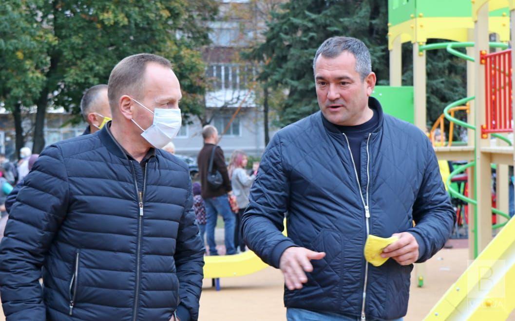Владислав Атрошенко і Ярослав Куц відкрили оновлений дитячий майданчик на проспекті Миру