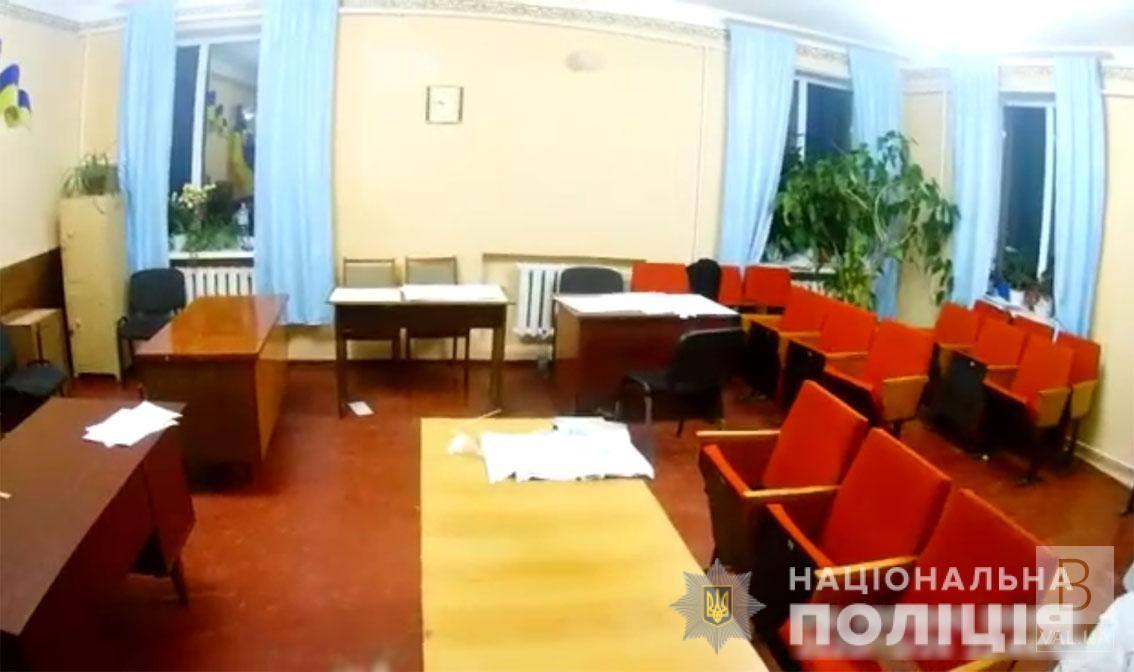 На Чернігівщині одна ТВК у повному складі завчасно покинула робоче місце. ФОТО