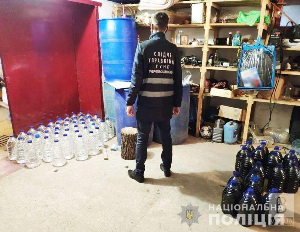 У Чернігові поліція зупинила діяльність фальсифікаторів алкоголю. ФОТО