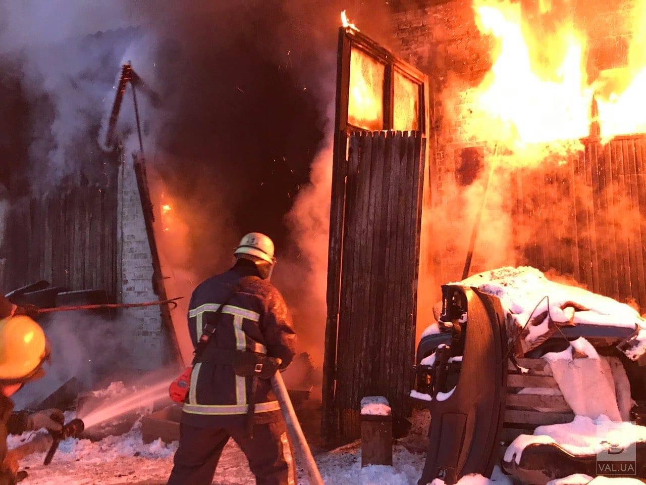 На Чернігівщині горіли два будинки та гараж через порушення правил монтажу печей