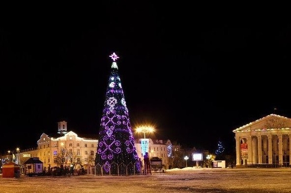 Без концертів, фуд-корту та ковзанки на Красній площі: як святкуватимуть Новий рік у Чернігові