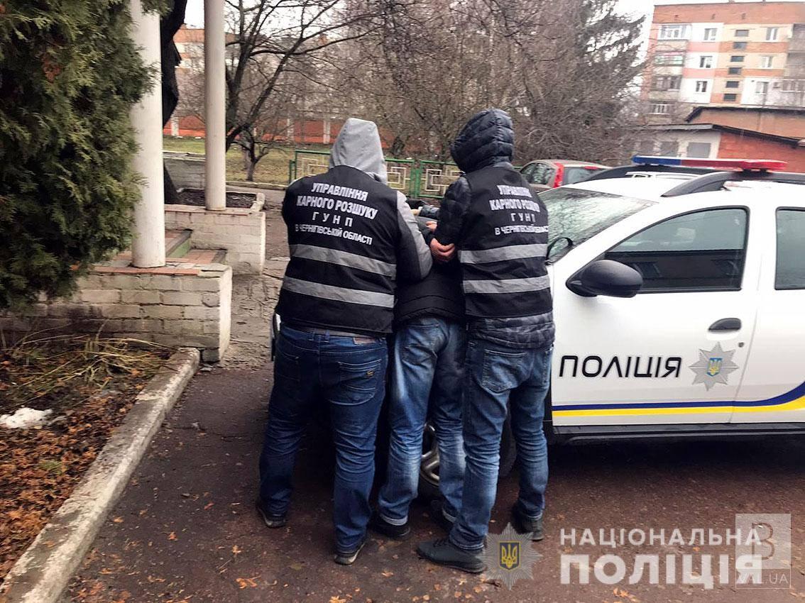 На Чернігівщині затримали чоловіка, який під Новий рік зарізав свою сусідку