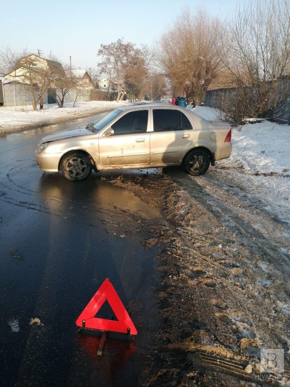 На Михалевича водій за кермом Geely збив пішохода на узбіччі