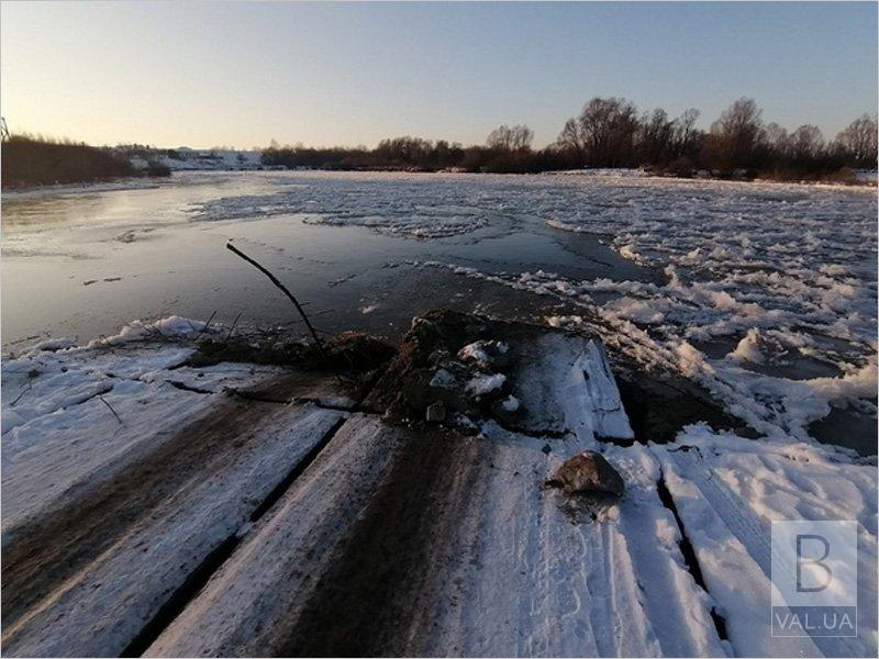Відсьогодні на Чернігівщині через льодостав закрили паромну переправу 