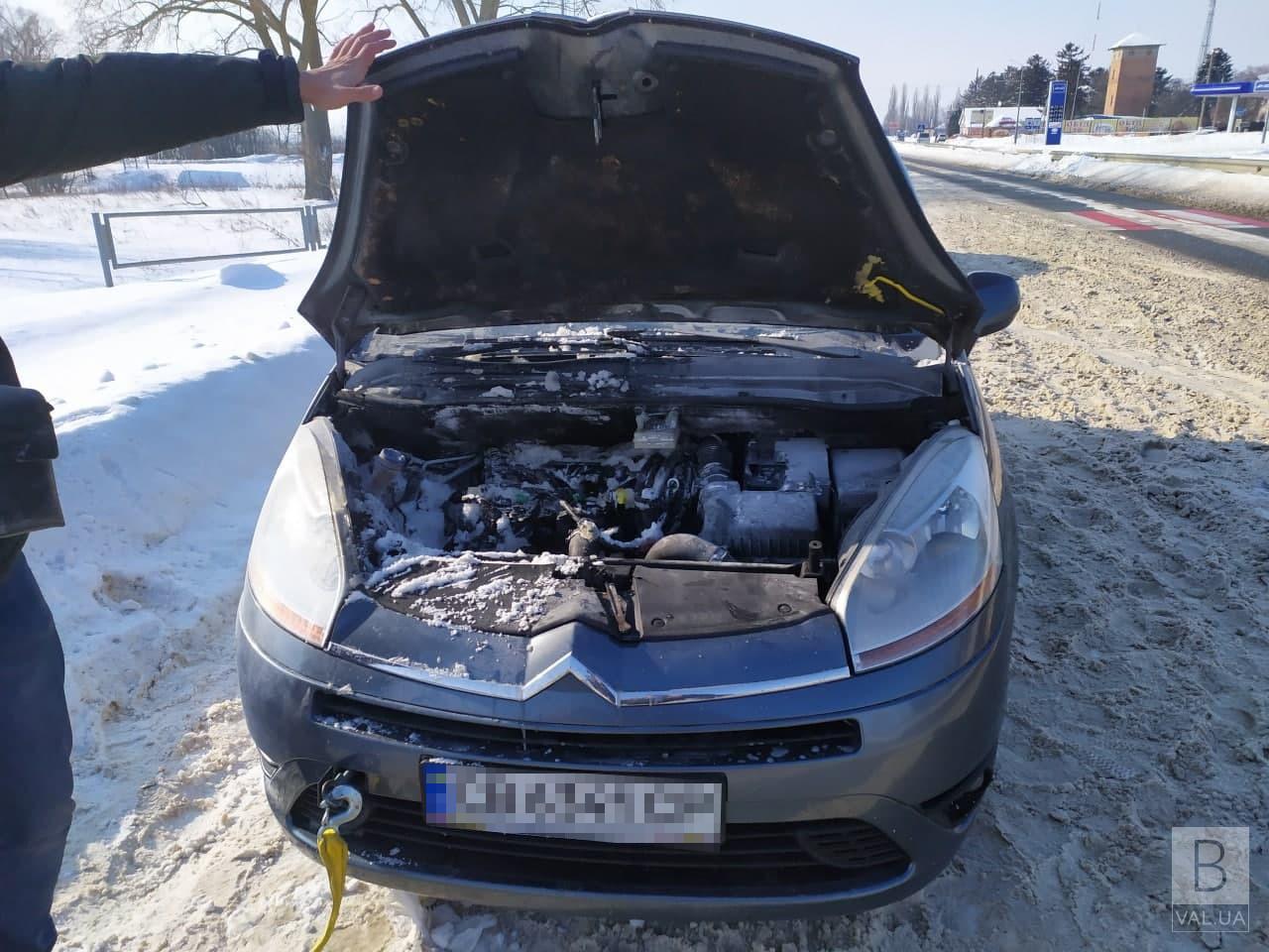 На Чернігівщині за минулу добу згоріли дві автівки. ФОТО