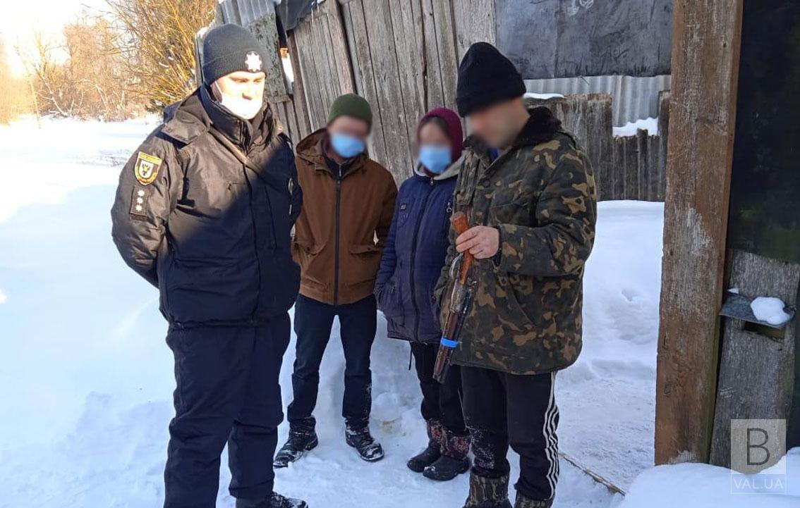 У жителя Новгород-Сіверського району вилучили обріз, який він зробив сам. ФОТО