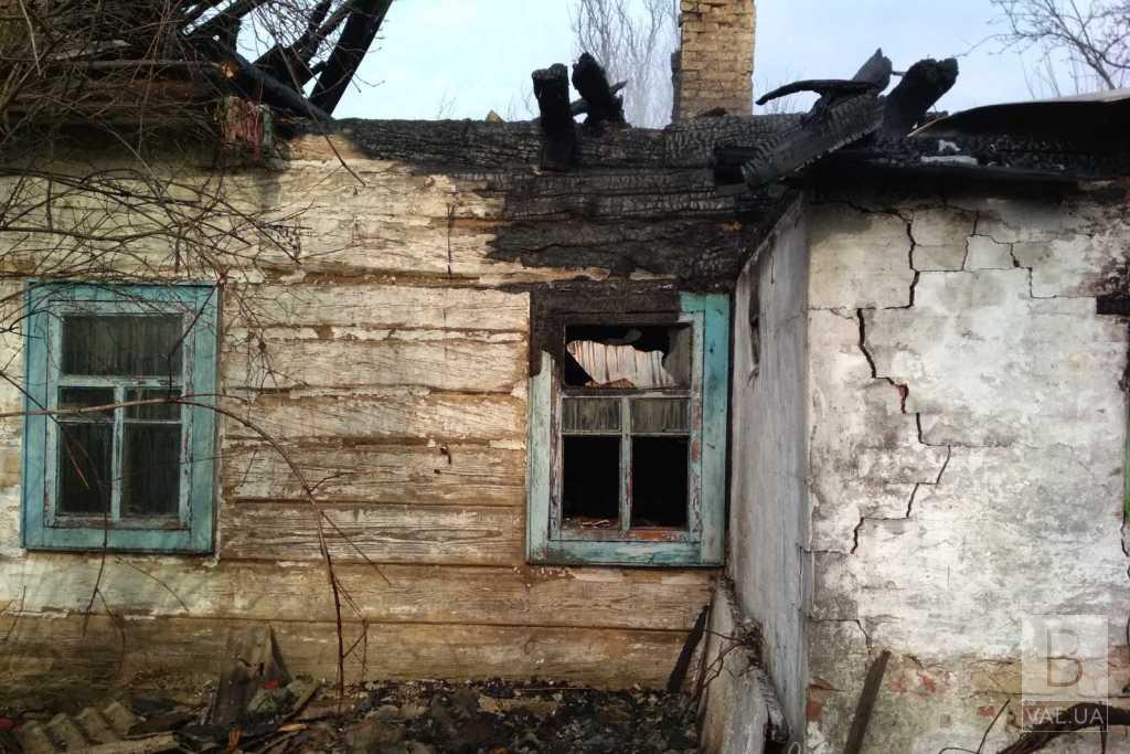На Чернігівщині вогнеборці під час пожежі врятували 74-річного дідуся. ФОТО