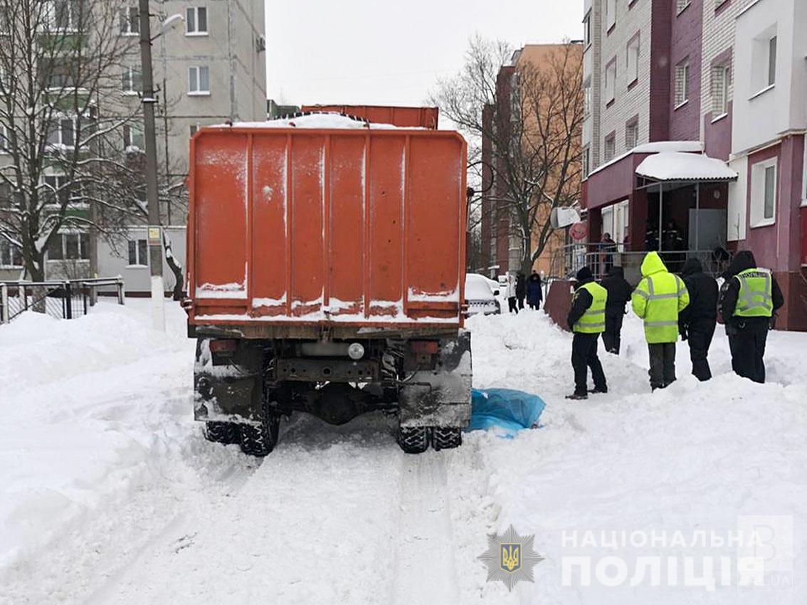 Поліція розшукує свідків смертельної ДТП із сміттєвозом у Чернігові