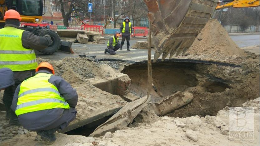 Через ремонт колектору вулицю Котляревського перекриють на місяць