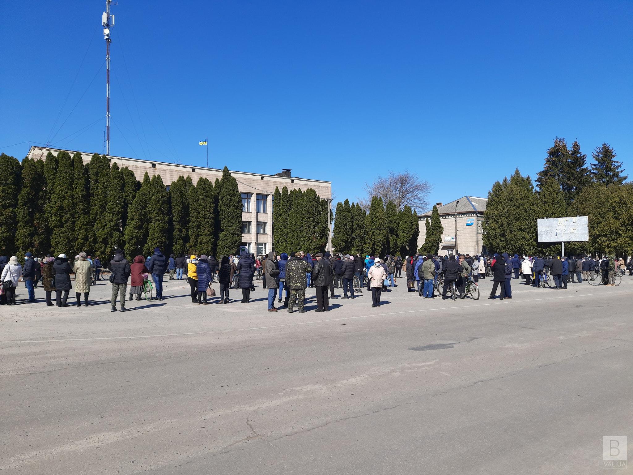 Мешканці Семенівки на Чернігівщині мітингували проти закриття лісгоспу. ФОТО