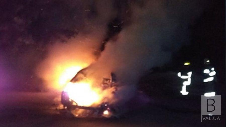 Біля села Рогізки внаслідок аварії загорівся «Renault Kangoo»