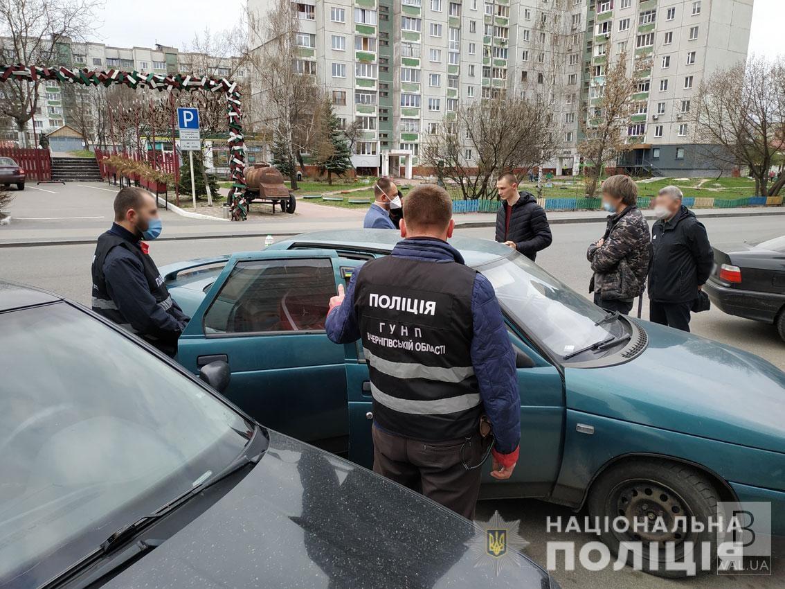 У Чернігові затримали трьох чоловіків, що обікрали магазин та приватний будинок у Корюківському районі. ФОТО