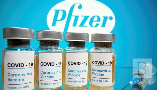 В Україні публічних людей не вакцинуватимуть залишковими дозами Pfizer 