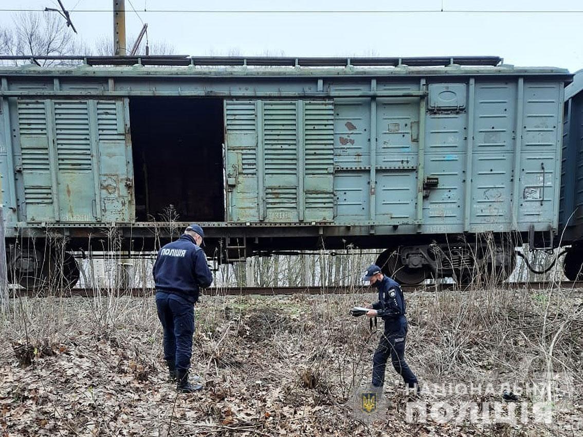Вдарило струмом: на Чернігівщині підліток загинув під час спроби зробити селфі на даху потяга