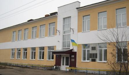 Гімназію у Сновську на Чернігівщині не закриватимуть. Поки що