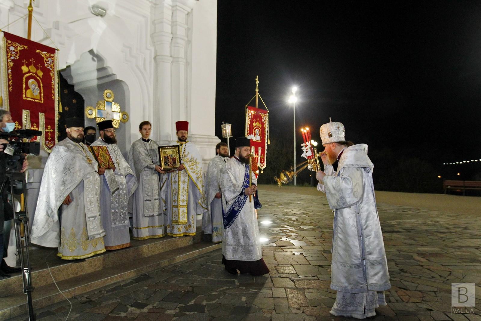 Великодні служби на Чернігівщині проводитимуть поблизу храмів