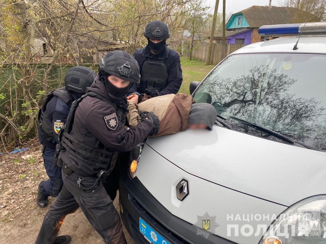 На Чернігівщині затримали трьох чоловіків, причетних до серії крадіжок будівельного обладнання. ФОТО