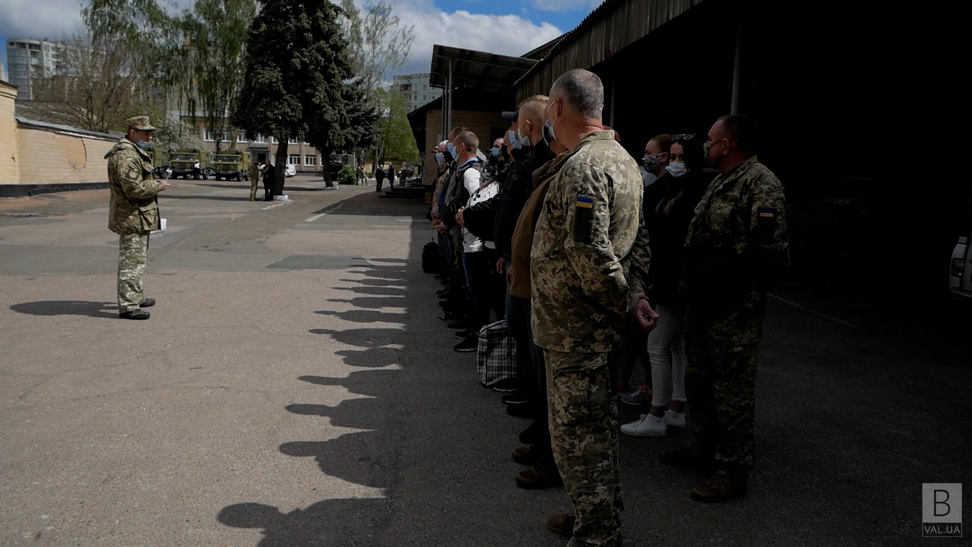 Резервісти територіальної оборони Чернігівщини проведуть 2 тижні на зборах 