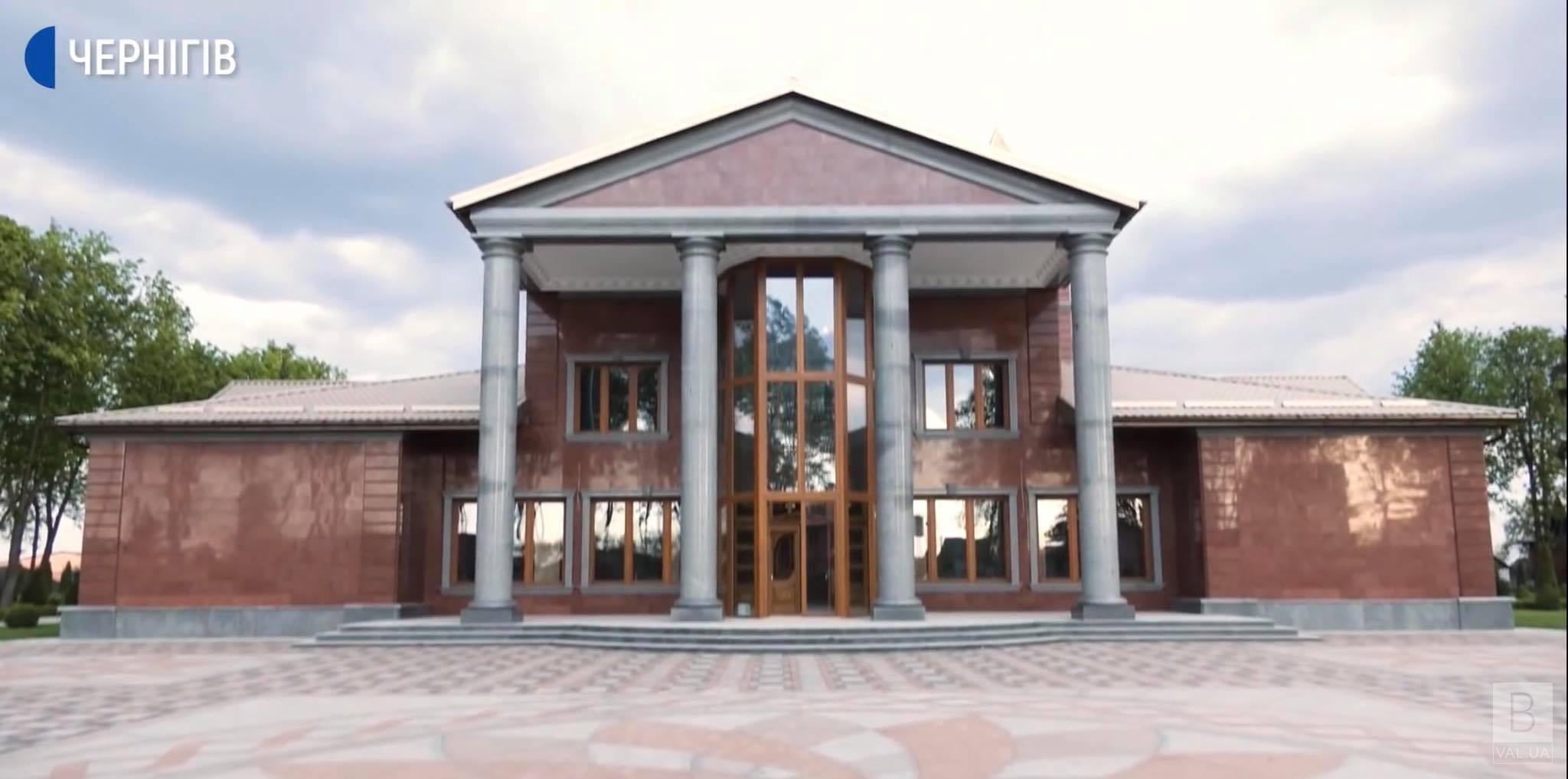«Це витвір мистецтва»: Яковишин зводить під Бобровицею будинок культури із мармуру і з позолотою ВІДЕО
