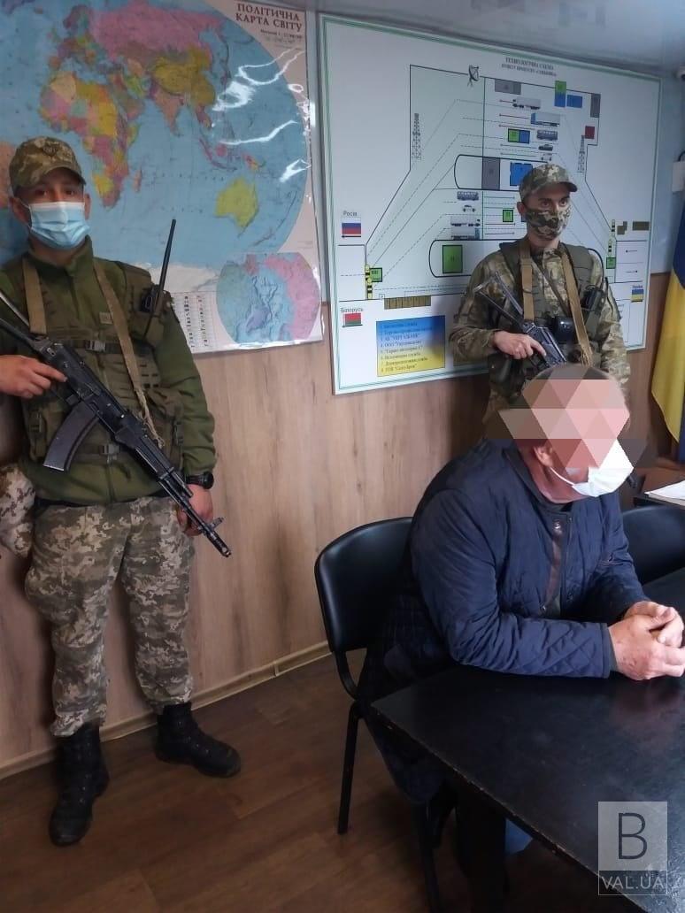На кордоні спіймали росіянина, який намагався потрапити в Україну з підробленим ПЛР-тестом. ФОТО