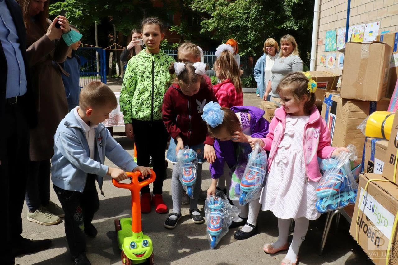 Фонд Тігіпка придбав спортивний інвентар та іграшки для Центрів соціально-психологічної реабілітації дітей Чернігівщини