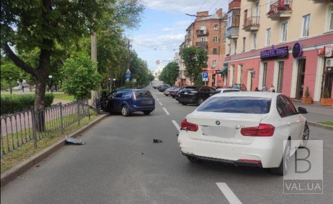 В центрі Чернігова не розминулись BMW та Ford