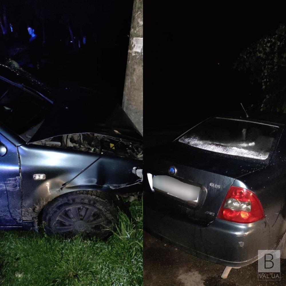 На Мстиславській п’яний водій «зачепив» три припарковані автівки та   врізався в стовп