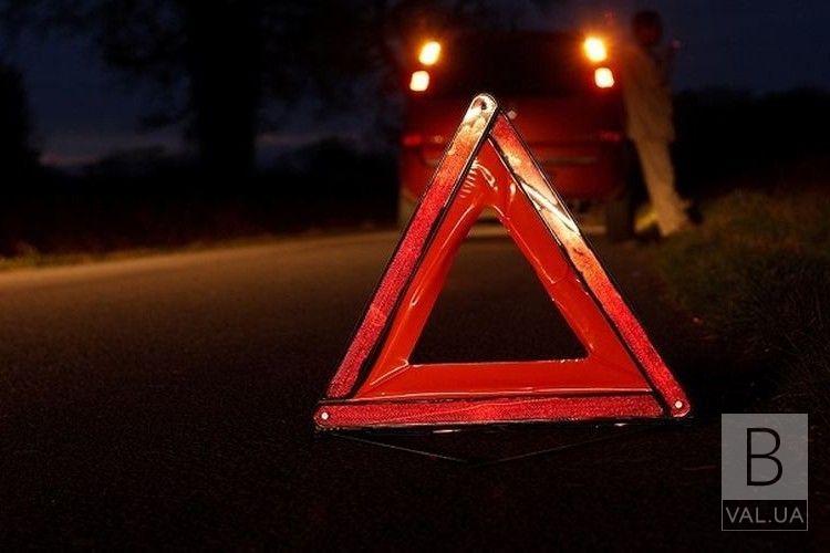 На Чернігівщині п’яний водій в’їхав у дерево: четверо людей постраждали 