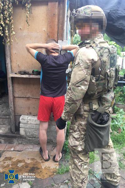 На Чернігівщині затримали групу наркоділків, які діяли на «широку ногу». ФОТО