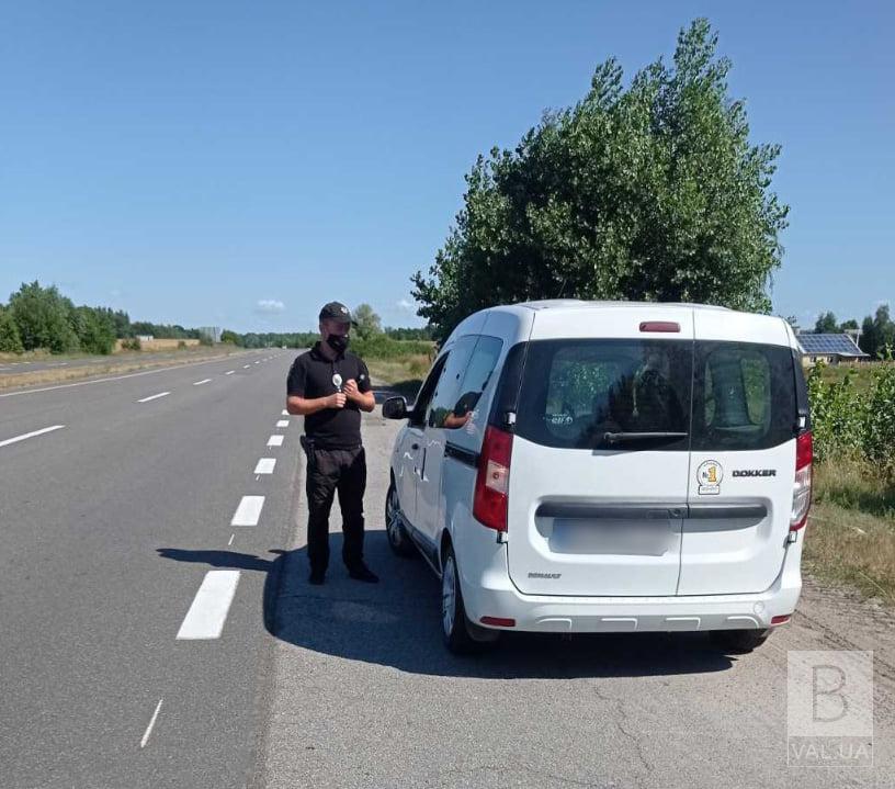Поліція Чернігівщини збільшила кількість патрульних екіпажів на найбільш аварійних ділянках доріг