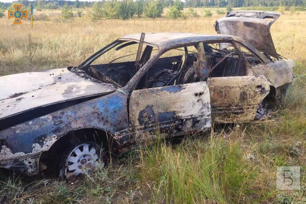 На Чернігівщині горіли дві автівки через несправну електричну систему. ФОТО