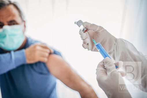 У Чернігові активізують вакцинацію працівників, які контактують з великою кількістю людей