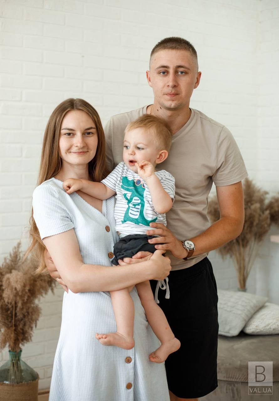 Сім'я з Чернігівщини змогла назбирати 2 мільйони доларів на укол синові